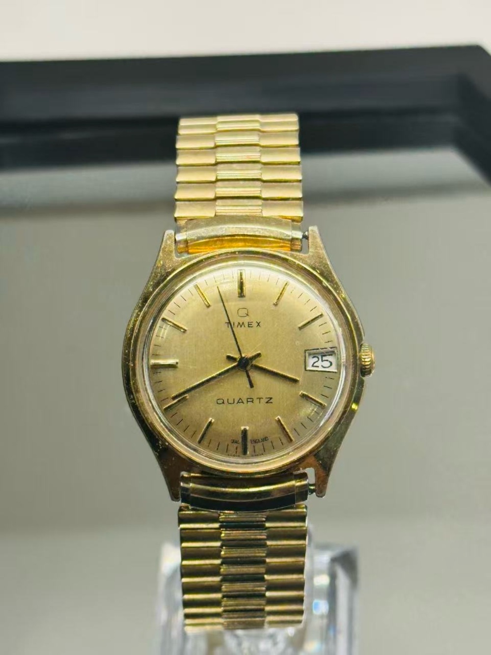 Vintage Timex Date Men Watch 32mm Gold Tone Expansion Band New Battery Runs